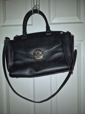 MICHAEL Michael Kors Black Shoulder Bag with Gold Hardware
